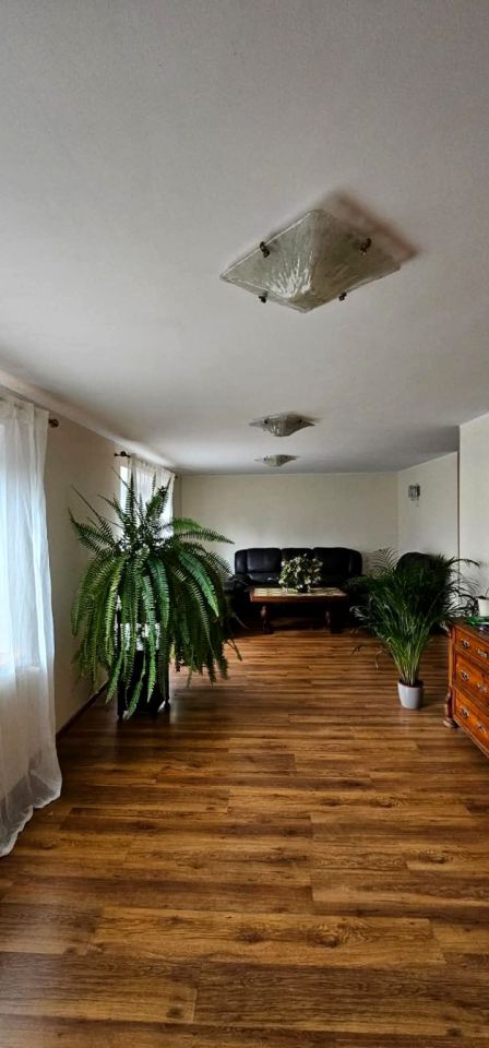 dom wolnostojący, 8 pokoi Wałbrzych Biały Kamień, ul. gen. Józefa Bema. Zdjęcie 2