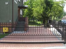 dom wolnostojący, 12 pokoi Wołczyn, ul. Dworcowa. Zdjęcie 1