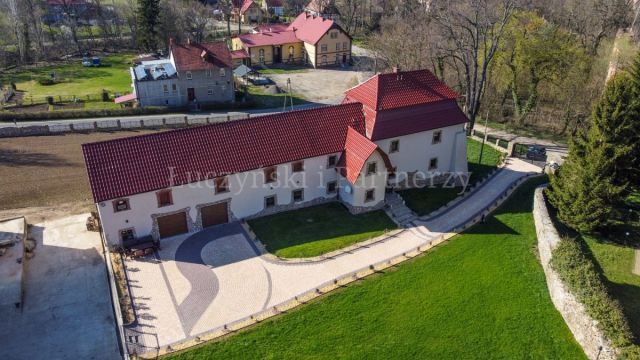 dom wolnostojący, 7 pokoi Rząśnik. Zdjęcie 1