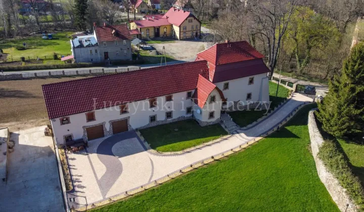 dom wolnostojący, 7 pokoi Rząśnik