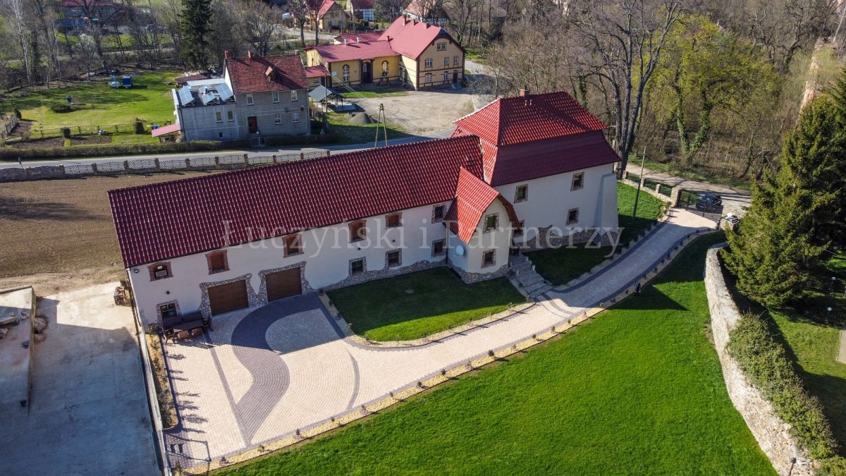 dom wolnostojący, 7 pokoi Rząśnik