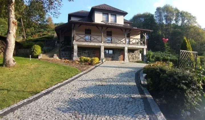 dom wolnostojący, 6 pokoi Załuż