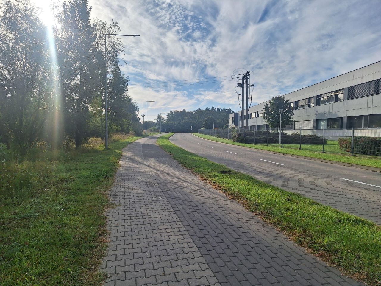 Działka inwestycyjna Złotniki, ul. Czołgowa. Zdjęcie 4