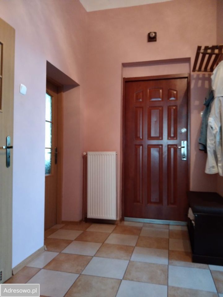 Mieszkanie 3-pokojowe Chmielnik. Zdjęcie 3