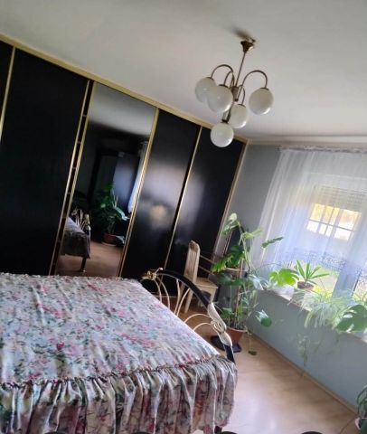 dom wolnostojący, 6 pokoi Brzeziny. Zdjęcie 11