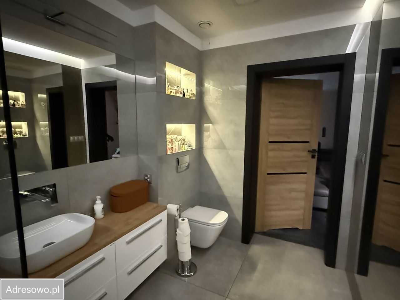 dom wolnostojący, 6 pokoi Jeziorna. Zdjęcie 2