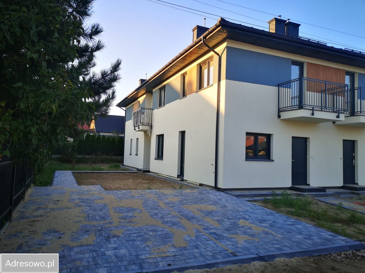 dom szeregowy, 4 pokoje Nowy Dwór Mazowiecki. Zdjęcie 2