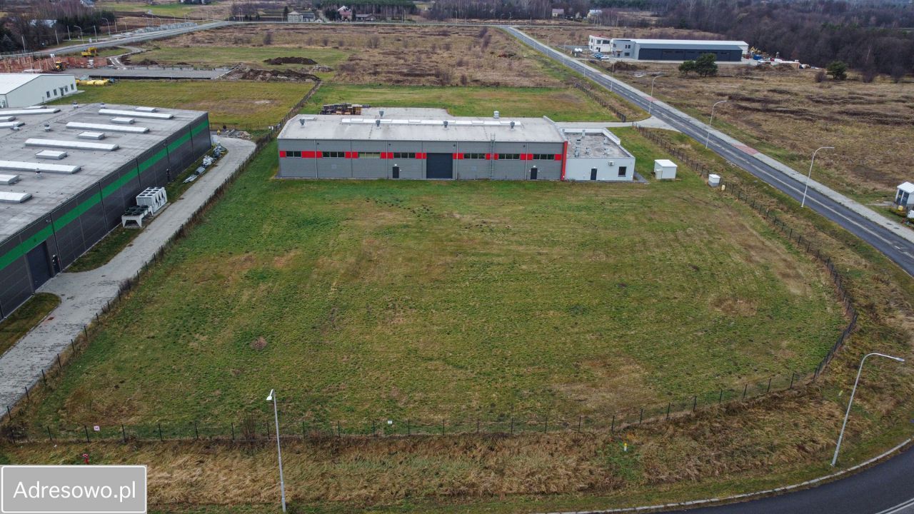 Hala/magazyn Pustków. Zdjęcie 12