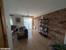 dom szeregowy, 4 pokoje Czernica, ul. Wrocławska. Zdjęcie 2