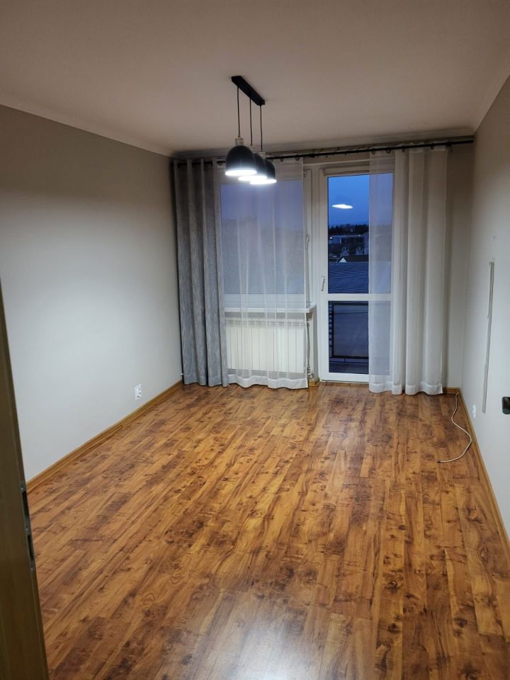 Mieszkanie 3-pokojowe Krosno, ul. Naftowa. Zdjęcie 8