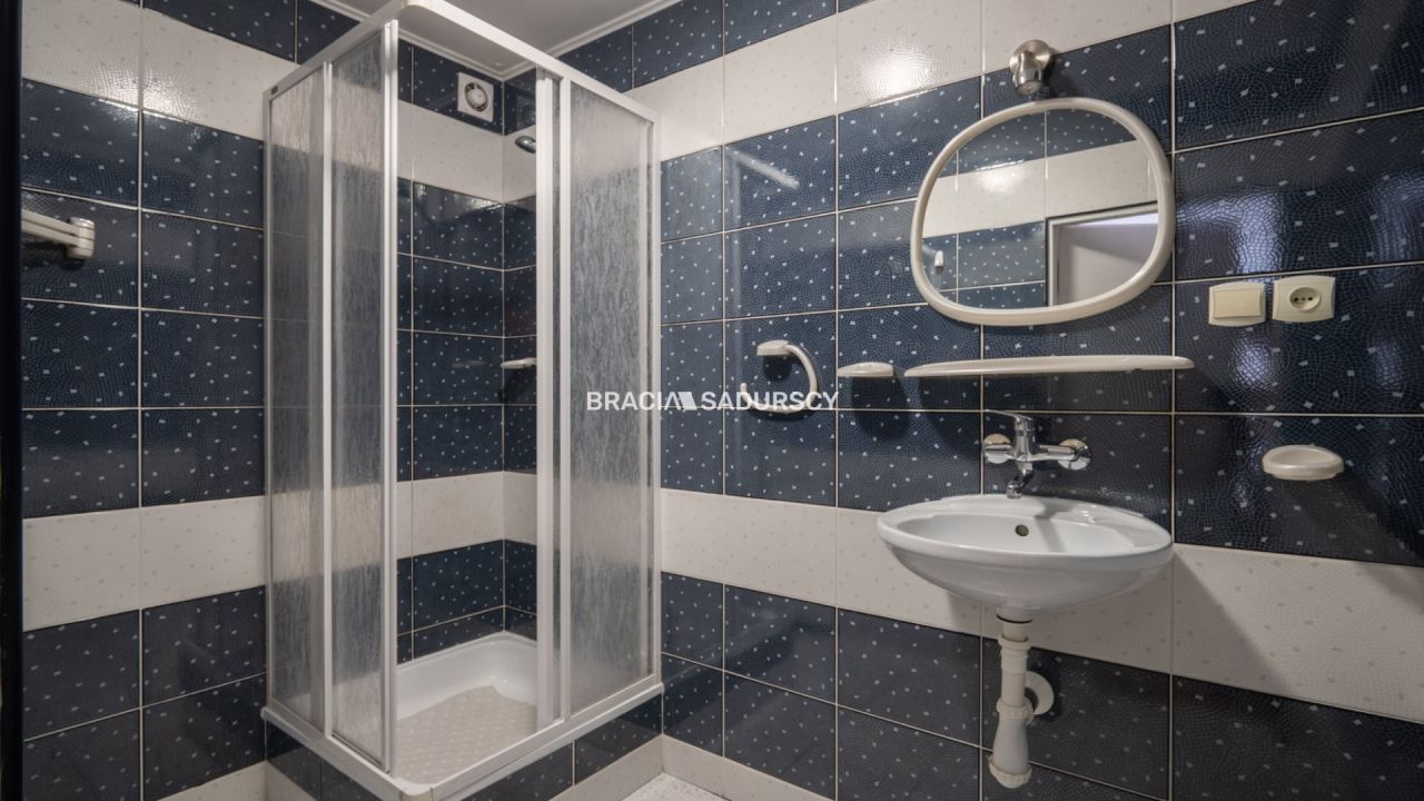 dom wolnostojący, 10 pokoi Łazy. Zdjęcie 24