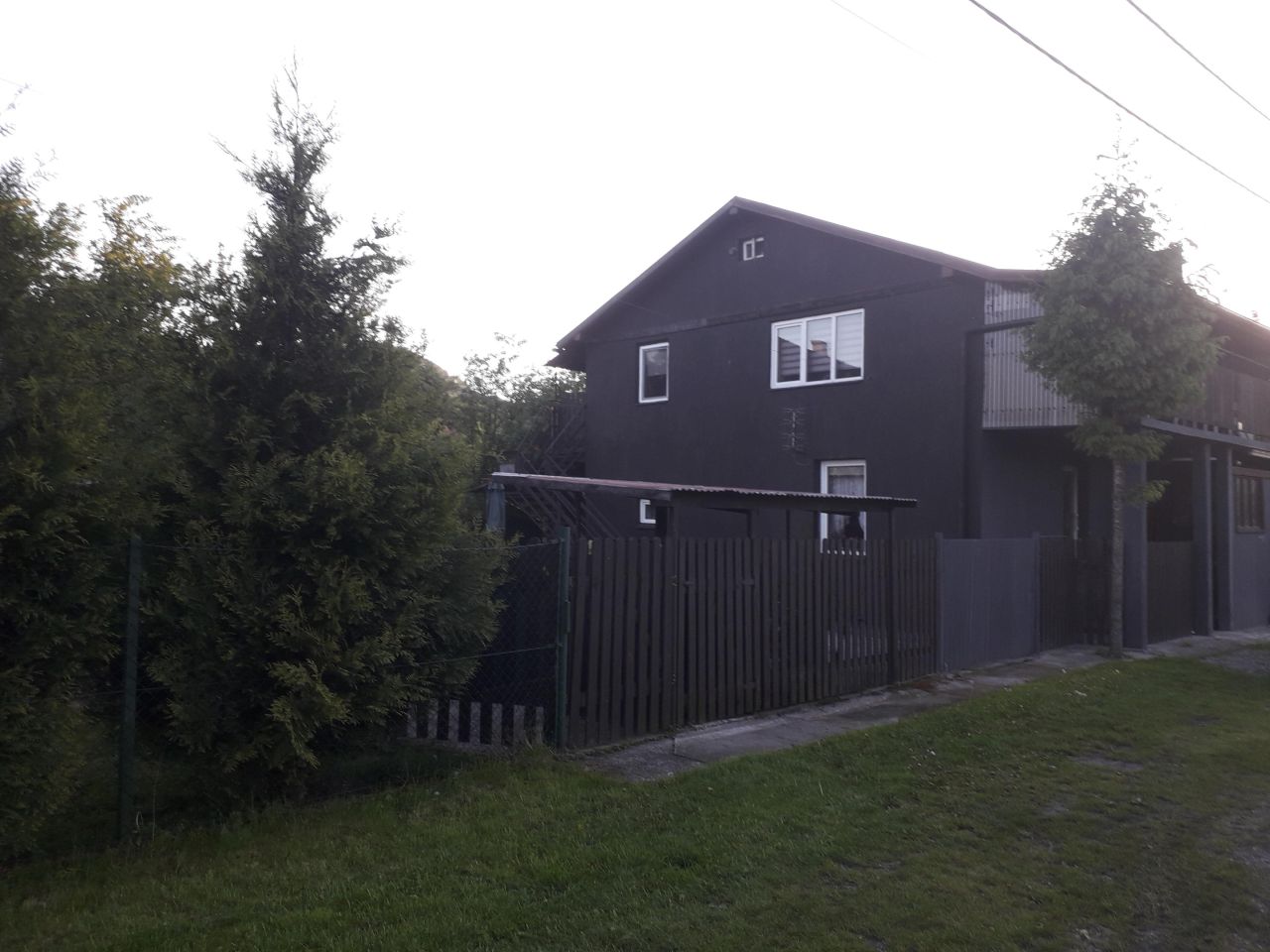 dom wolnostojący, 8 pokoi Brenna Spalona, ul. Wiejska. Zdjęcie 3
