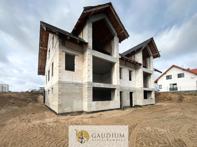 bliźniak, 10 pokoi Stężyca, ul. Szczęśliwa. Zdjęcie 1