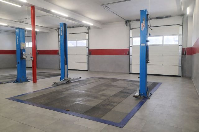 Nieruchomość komercyjna Zawiszów. Zdjęcie 1