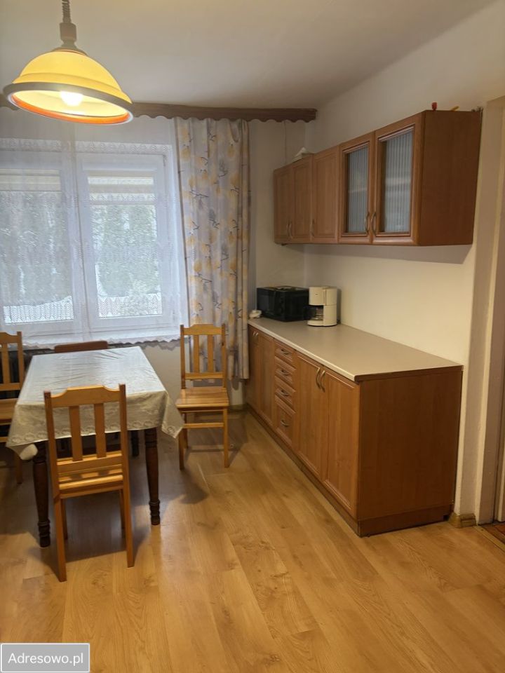 dom wolnostojący, 8 pokoi Brzeziny. Zdjęcie 13