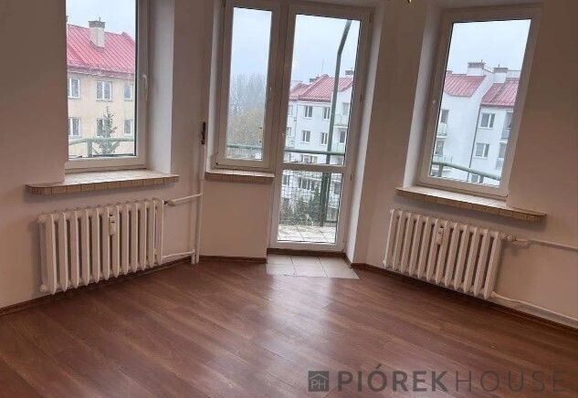 Mieszkanie 3-pokojowe Warszawa Włochy, ul. Lechicka. Zdjęcie 1