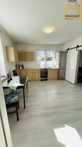 dom wolnostojący, 2 pokoje Bełchatów. Zdjęcie 8