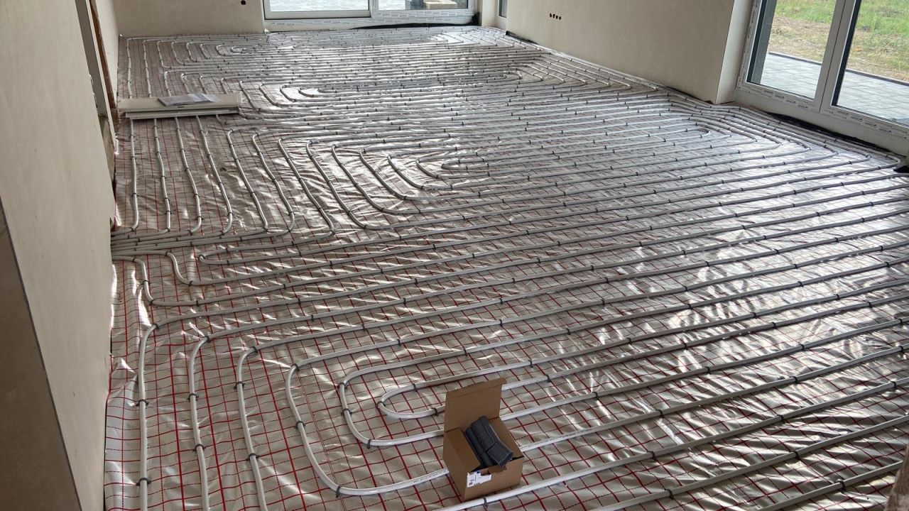 dom wolnostojący, 5 pokoi Mokra. Zdjęcie 11