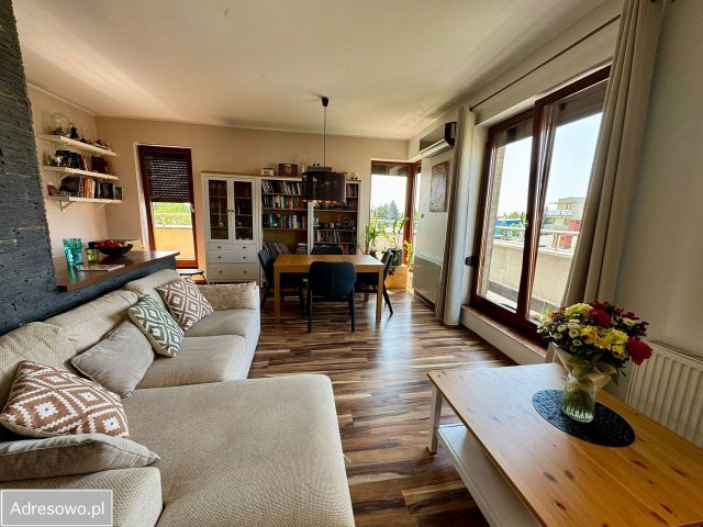 Mieszkanie 4-pokojowe Józefosław, ul. Enklawy. Zdjęcie 1