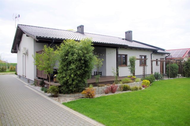 dom wolnostojący, 4 pokoje Huby-Oporowo. Zdjęcie 1