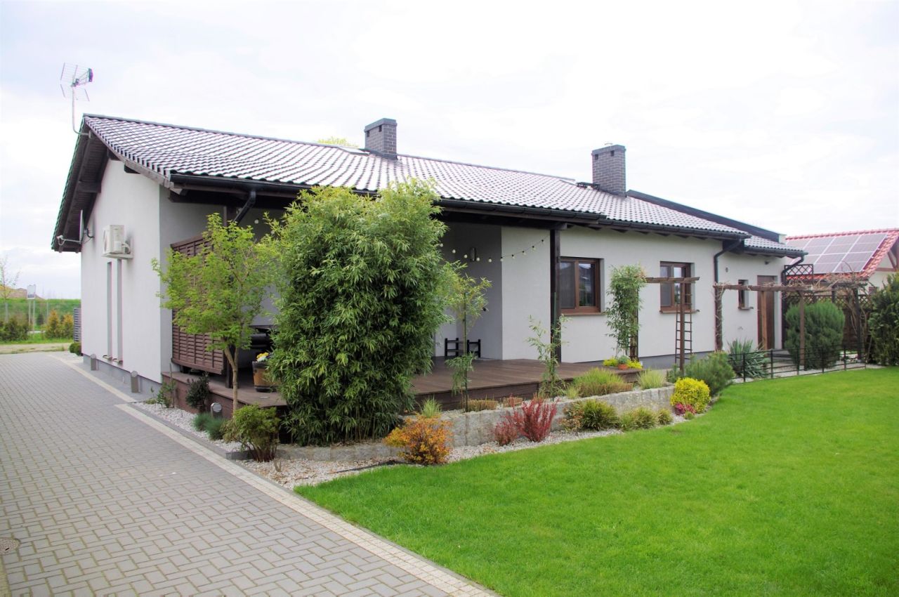 dom wolnostojący, 4 pokoje Huby-Oporowo. Zdjęcie 1