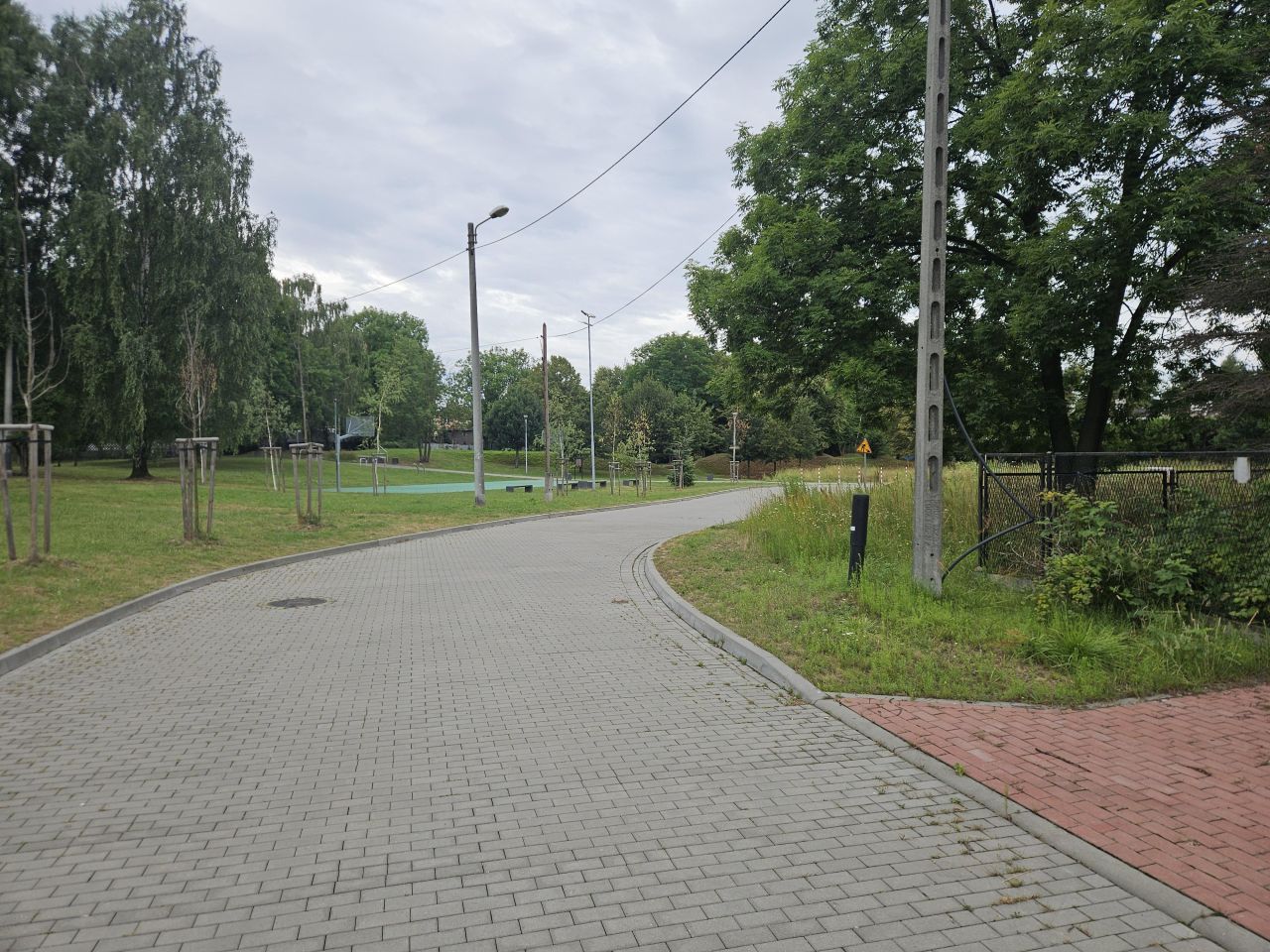 bliźniak, 6 pokoi Katowice Dąbrówka Mała, ul. Józefa Biniszkiewicza. Zdjęcie 1