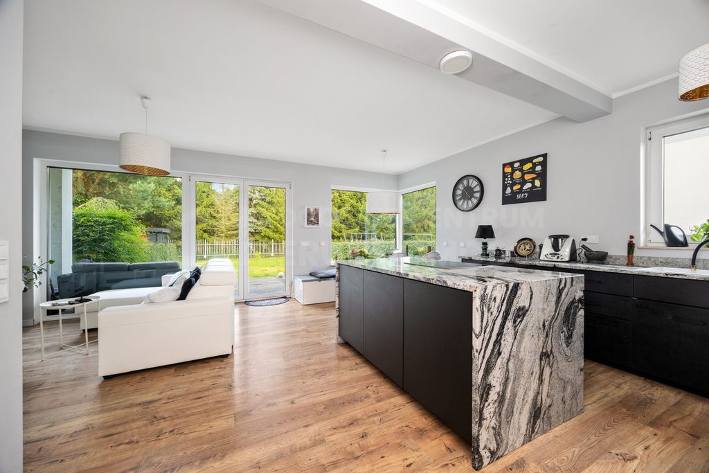 bliźniak, 4 pokoje Niemcz, ul. Kolonijna. Zdjęcie 2