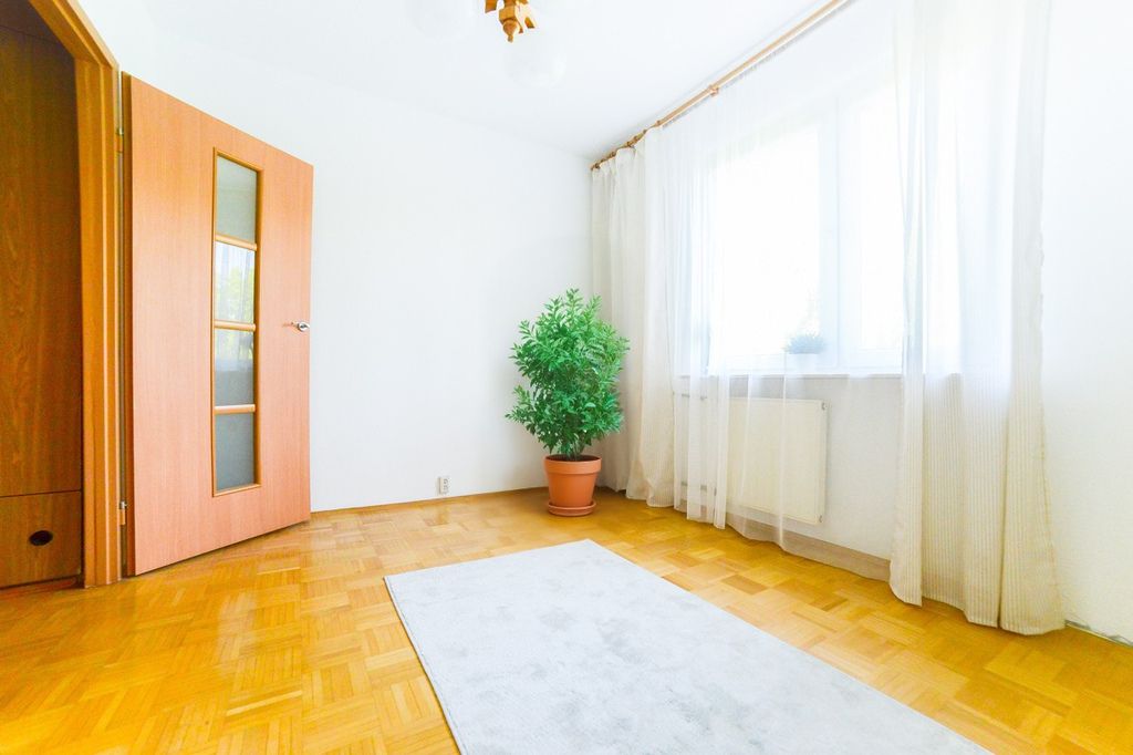 Mieszkanie 2-pokojowe Warszawa, ul. Romualda Gutta. Zdjęcie 2