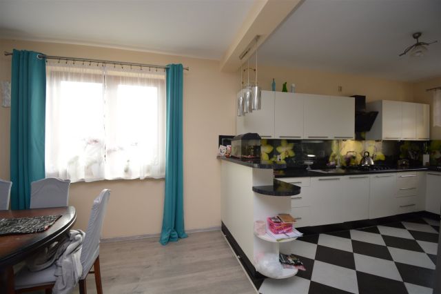 dom wolnostojący, 5 pokoi Bieliny. Zdjęcie 5