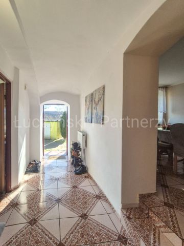 dom wolnostojący, 5 pokoi Pasiecznik. Zdjęcie 27