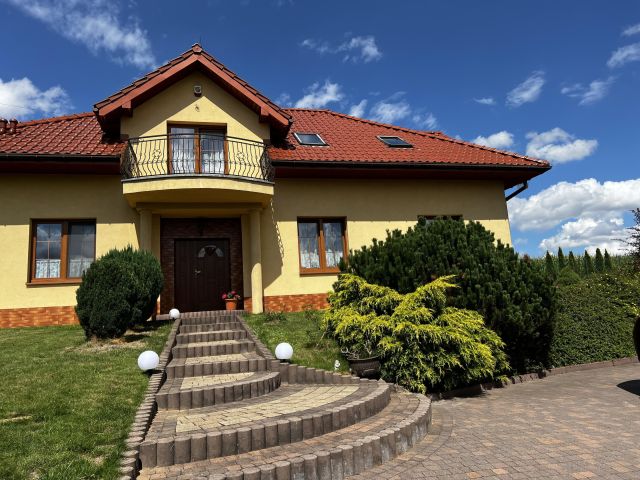 dom wolnostojący, 6 pokoi Kozierów. Zdjęcie 1