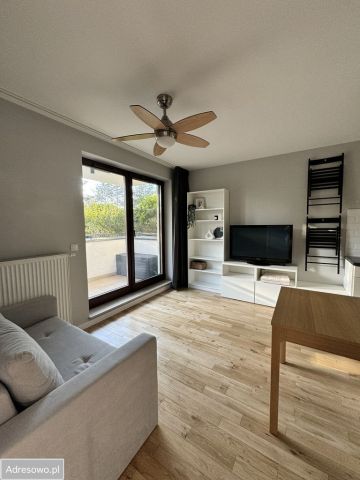 Mieszkanie 2-pokojowe Łomianki. Zdjęcie 1