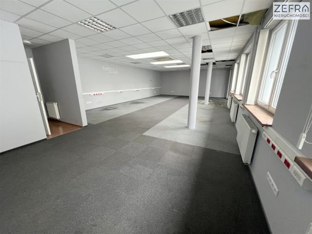 Biuro Kraków Prądnik Biały, ul. Henryka Pachońskiego. Zdjęcie 6