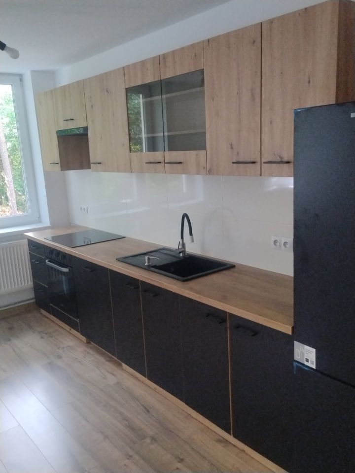 Mieszkanie 3-pokojowe Pustków-Osiedle. Zdjęcie 6