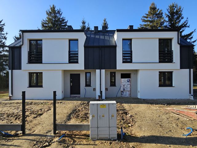 bliźniak, 4 pokoje Częstochowa Kiedrzyn, ul. Sucharskiego. Zdjęcie 1