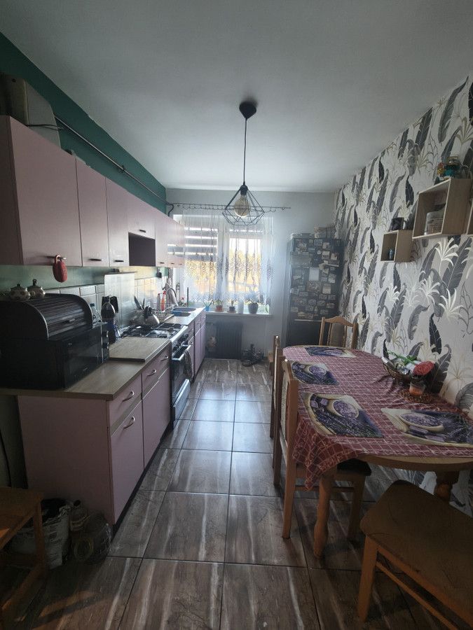 Mieszkanie 3-pokojowe Parowa. Zdjęcie 3