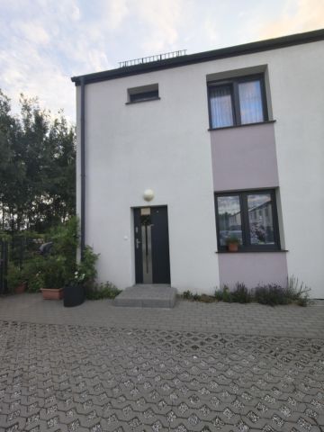 dom szeregowy, 3 pokoje Wioska, ul. Bukowa. Zdjęcie 1