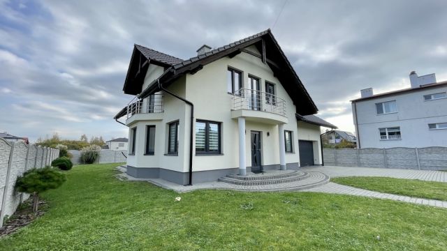 dom wolnostojący, 5 pokoi Rzeszów, ul. Żywiczna. Zdjęcie 1