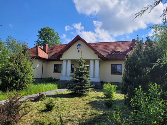 dom wolnostojący Pierzchnianka. Zdjęcie 1