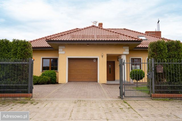 dom wolnostojący, 5 pokoi Gdańsk Osowa, ul. Seleny. Zdjęcie 1