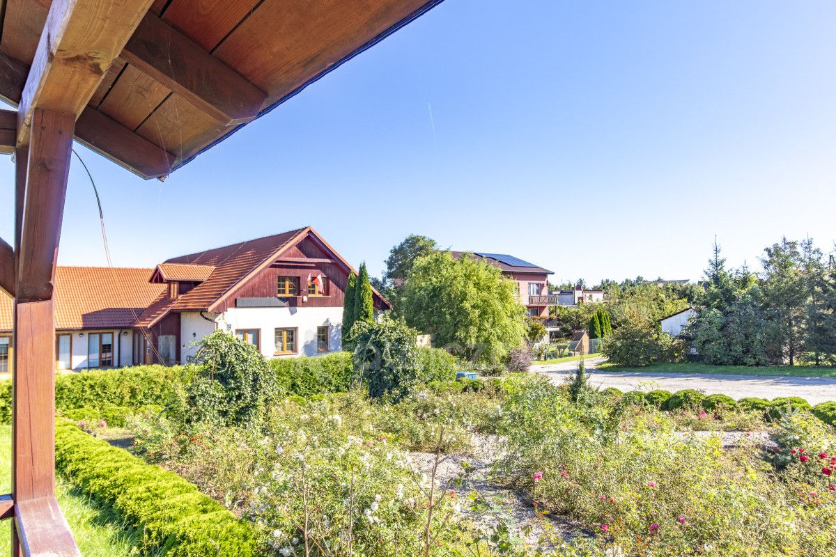 bliźniak, 6 pokoi Różyny. Zdjęcie 2