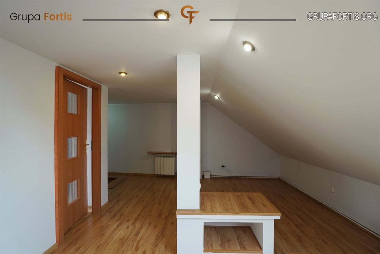 dom wolnostojący, 7 pokoi Kazimierza Wielka, ul. Krakowska. Zdjęcie 19