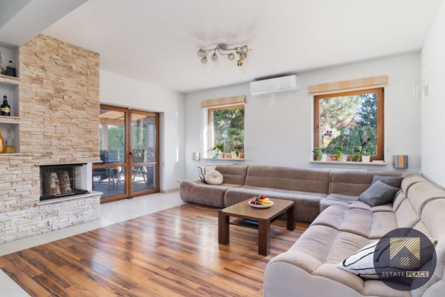 dom wolnostojący, 5 pokoi Stanisławów Pierwszy, ul. Słoneczna. Zdjęcie 2