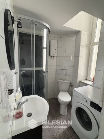 Mieszkanie 8-pokojowe Świdnica Centrum, ul. Stefana Żeromskiego. Zdjęcie 3