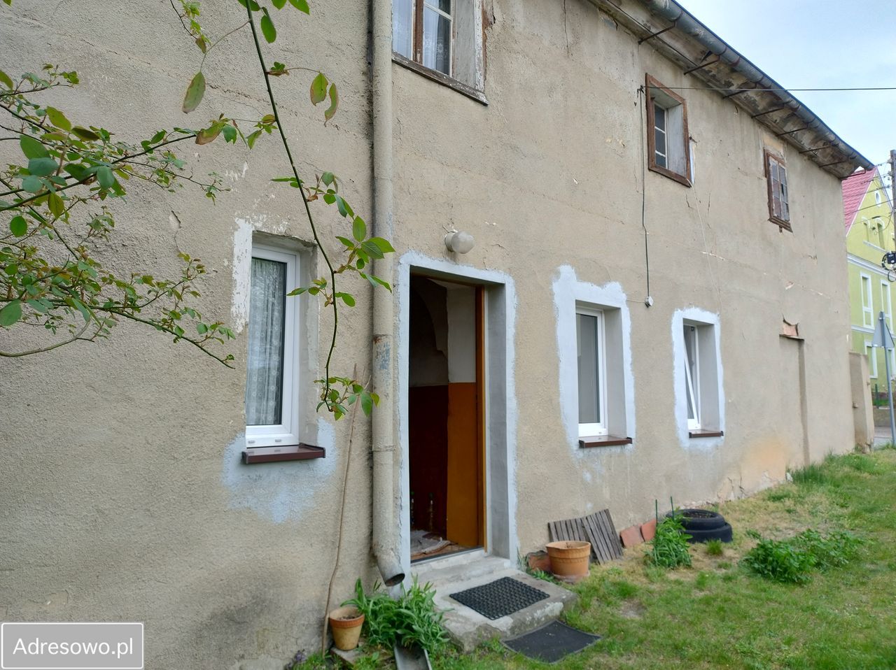 dom wolnostojący, 6 pokoi Lasowice. Zdjęcie 2