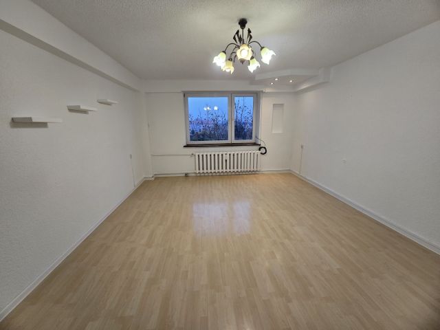 Mieszkanie 3-pokojowe Ozorków. Zdjęcie 1