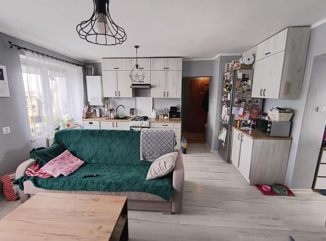 Mieszkanie 3-pokojowe Karszów. Zdjęcie 1