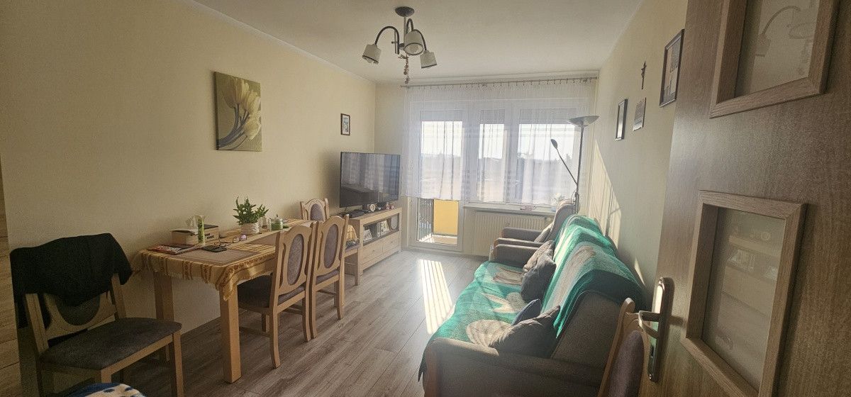 Mieszkanie 3-pokojowe Góra. Zdjęcie 1