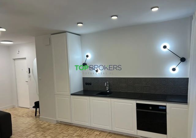 Mieszkanie 3-pokojowe Warszawa Śródmieście, ul. Bonifraterska. Zdjęcie 2