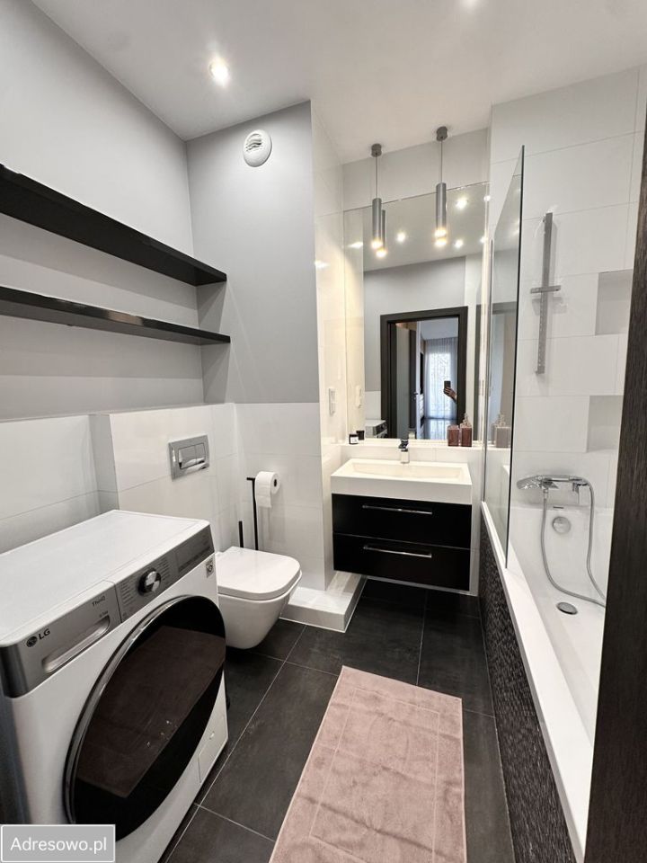 Mieszkanie 3-pokojowe Wrocław Stare Miasto, ul. gen. Władysława Sikorskiego. Zdjęcie 2